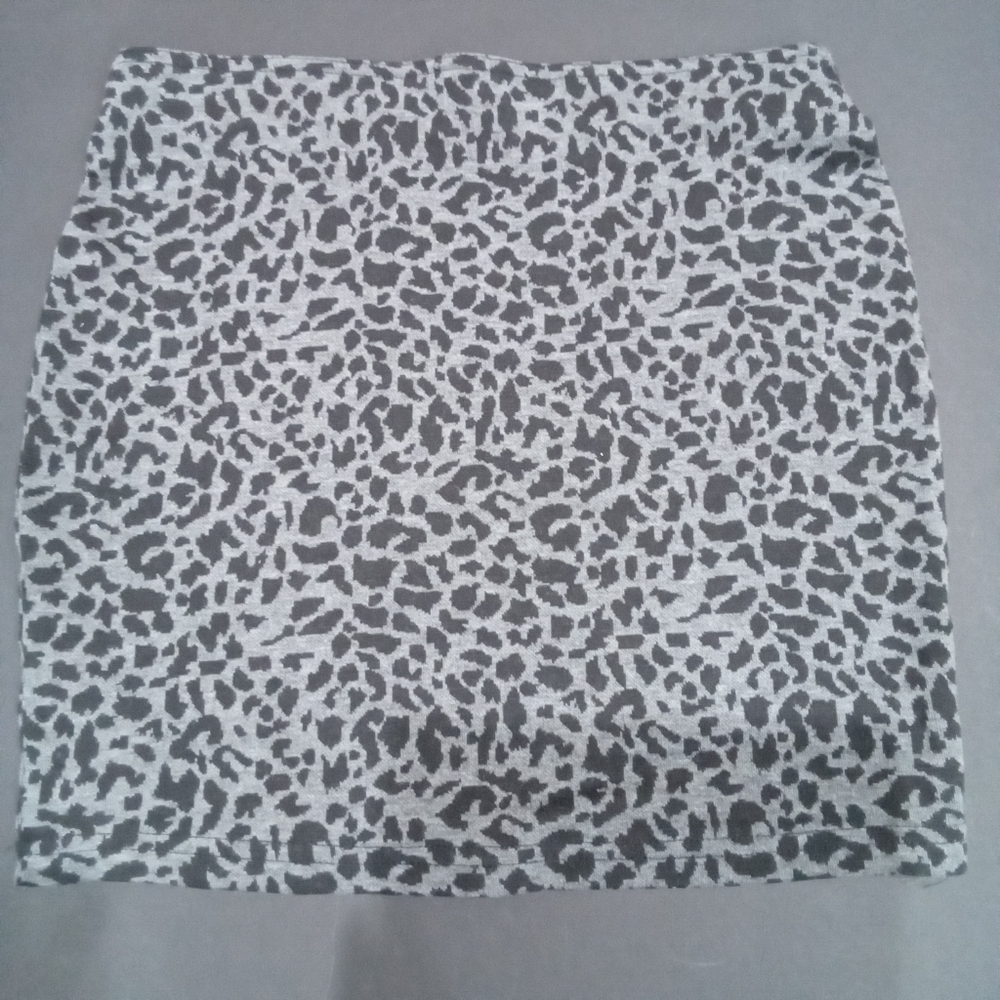 Black animal print mini skirt
